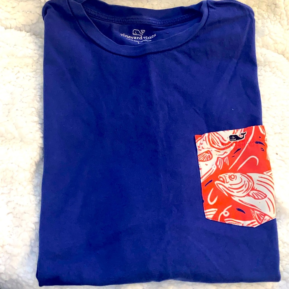 Vineyard Vines tshirt size L